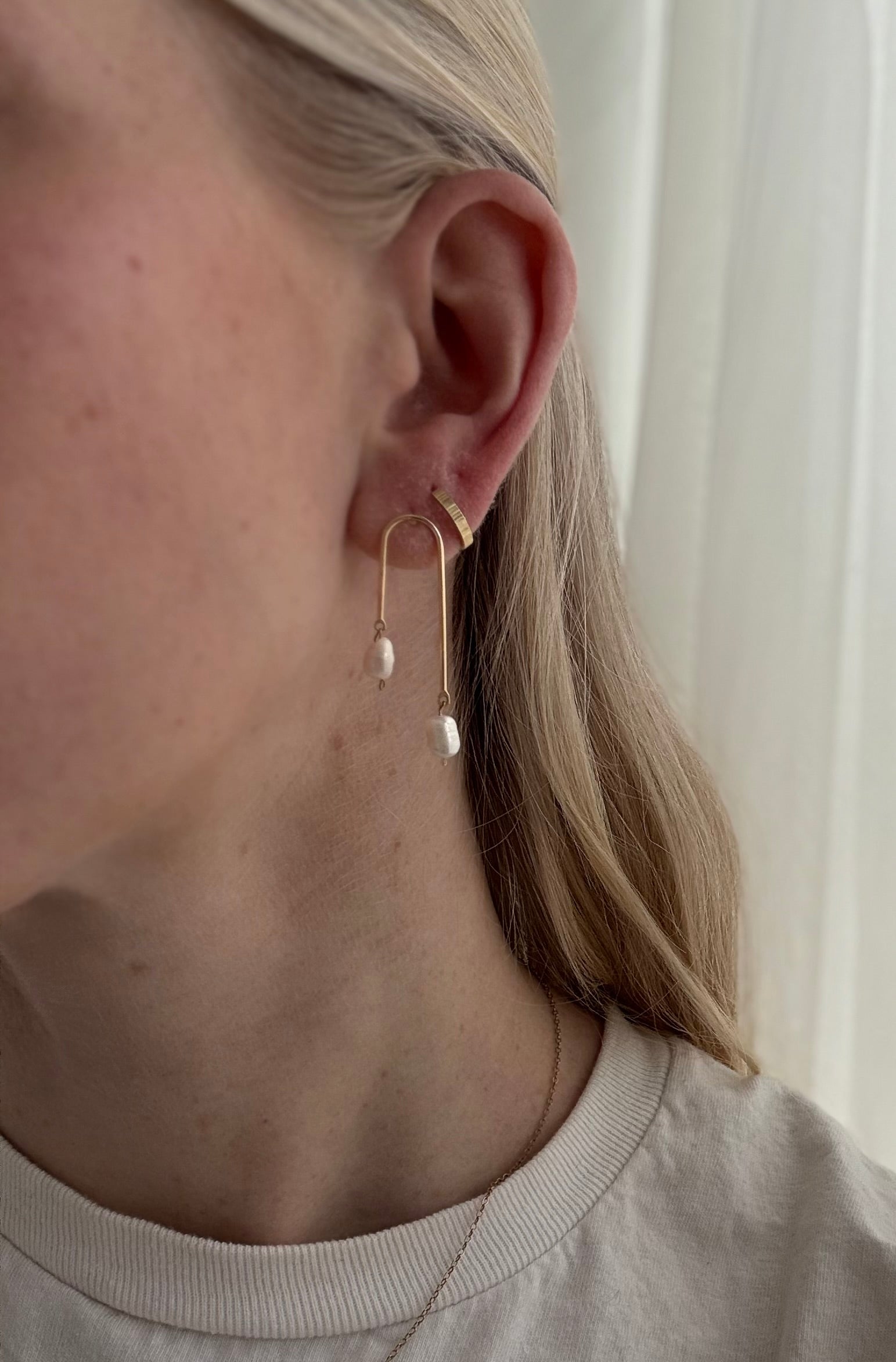 Pearly Arches Earring
