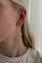 Load image into Gallery viewer, Pearly Arches Earring
