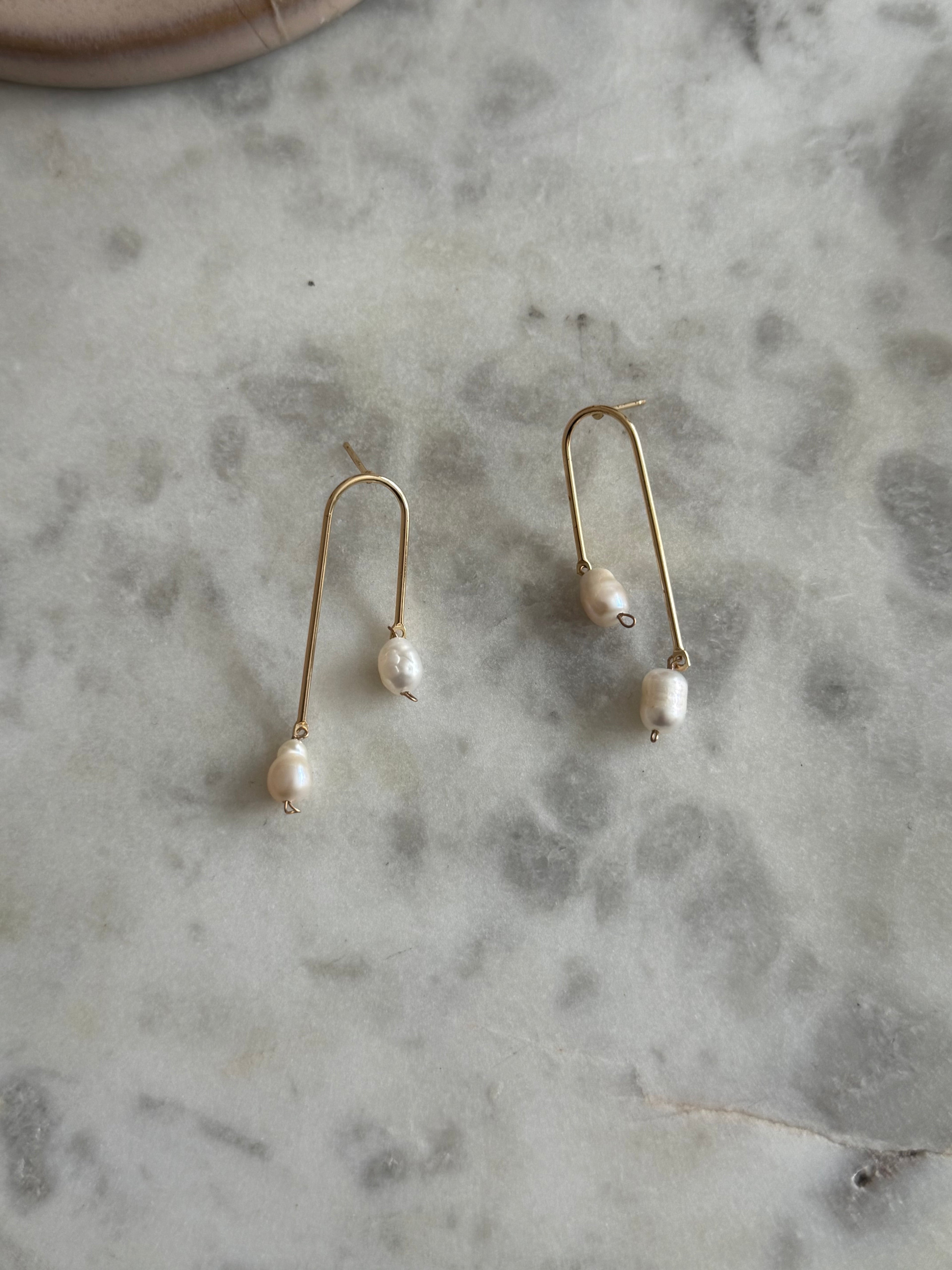 Pearly Arches Earring