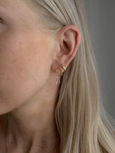 Load image into Gallery viewer, Dainty Abstract Earring
