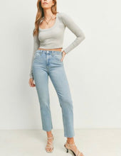 Load image into Gallery viewer, Raw Hem Straight Jeans
