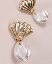 Load image into Gallery viewer, Puka Shell Drop Earrings
