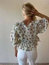 Load image into Gallery viewer, The Jane Floral Top
