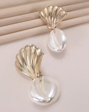 Load image into Gallery viewer, Puka Shell Drop Earrings
