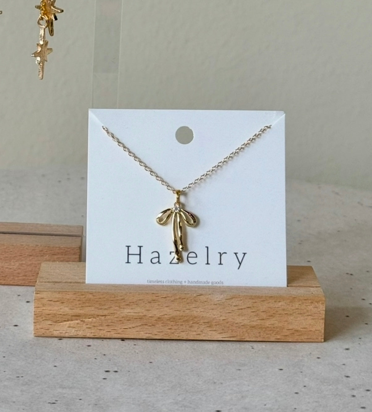 The Bow Necklace