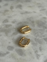 Load image into Gallery viewer, 14k Oval Hoops

