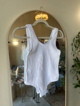 Load image into Gallery viewer, Scoop neck Sleeveless Bodysuit
