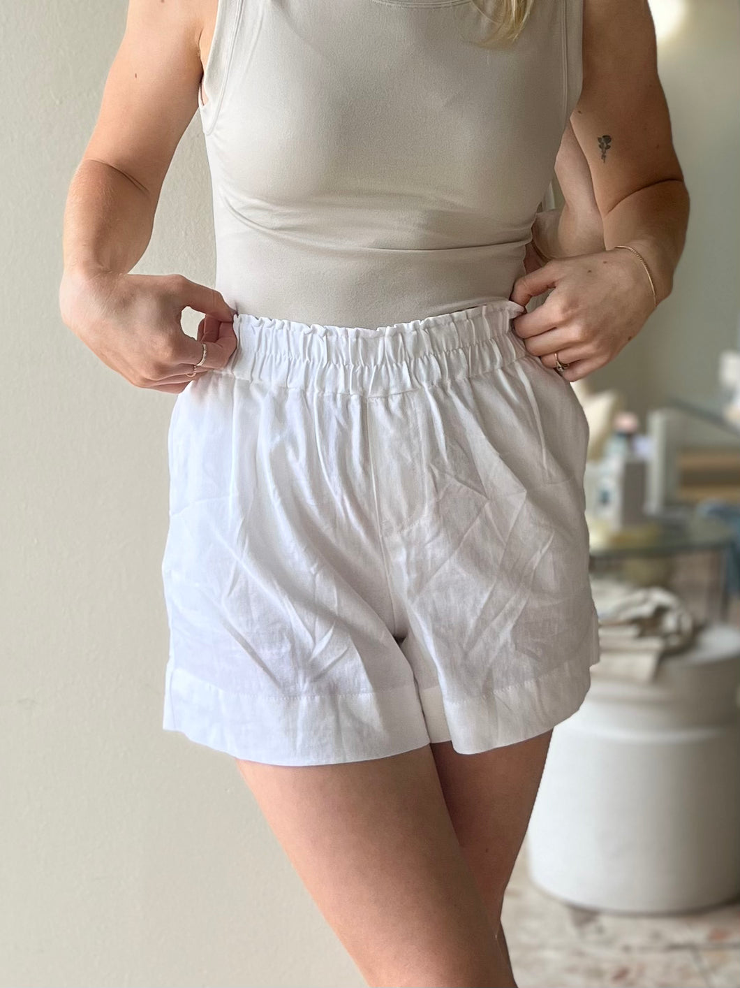 Essential Linen Shorts