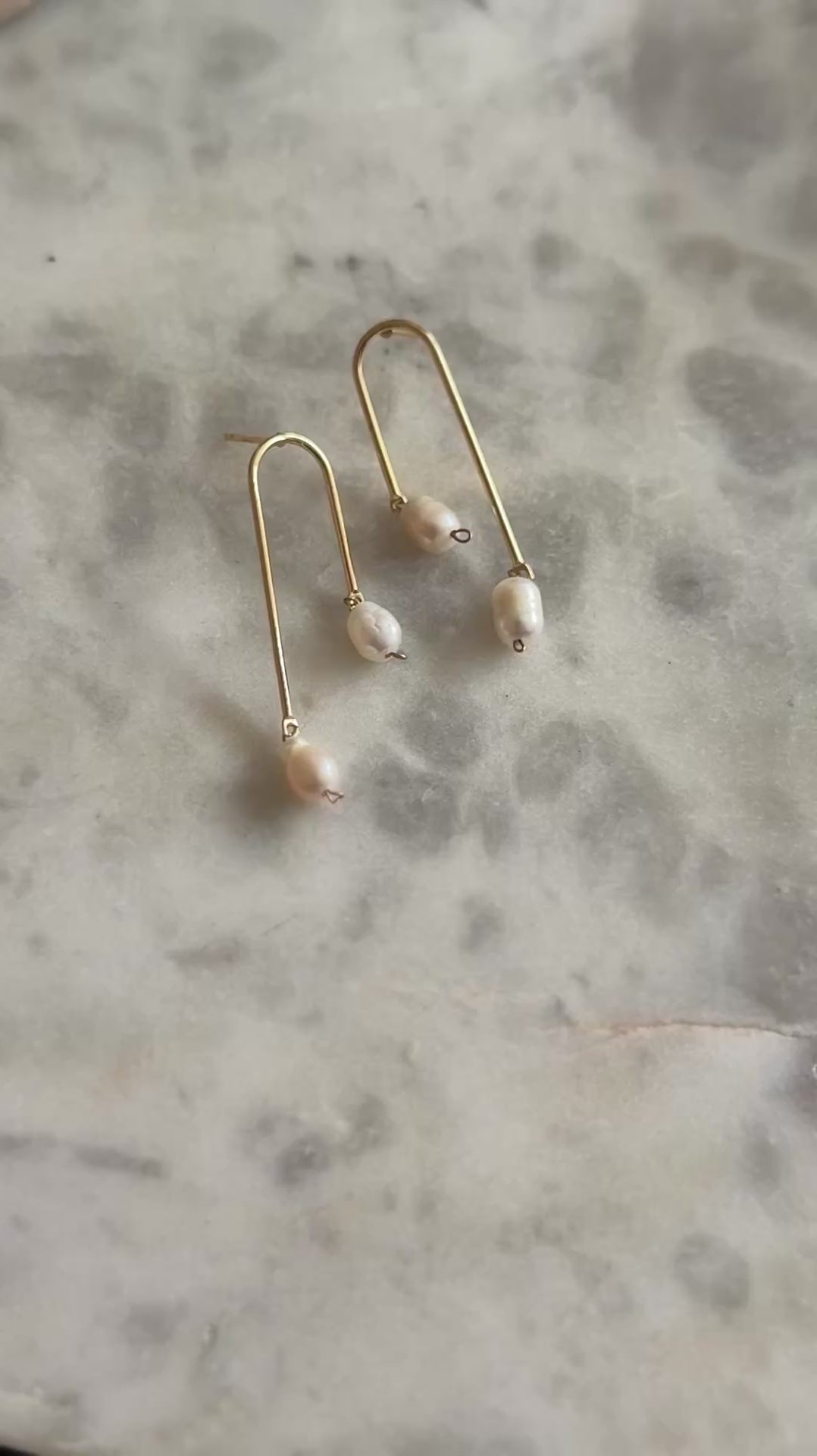 Pearly Arches Earring