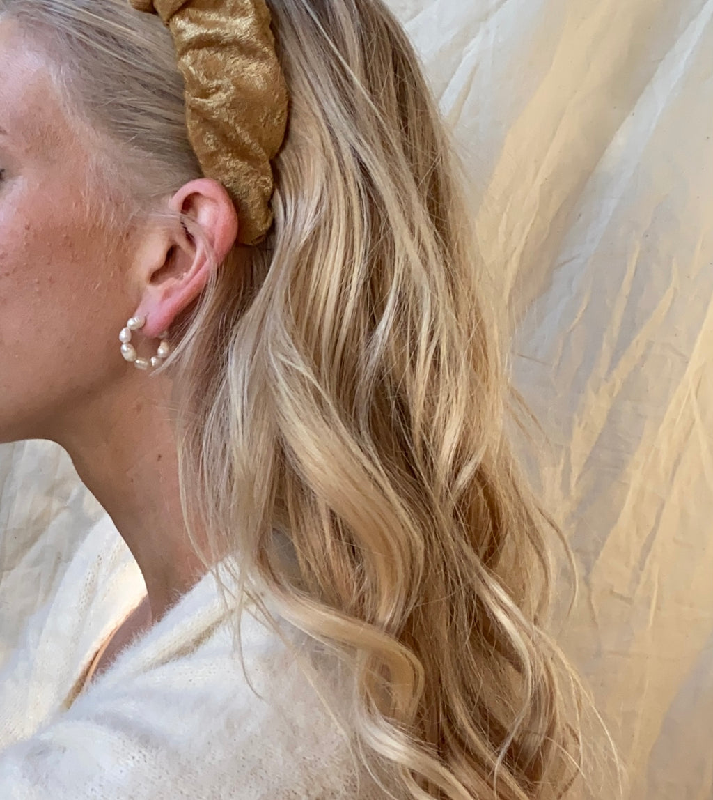 The Mini Pearl Hoops