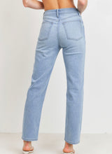 Load image into Gallery viewer, The Shayla Extra High Rise Straight Jeans
